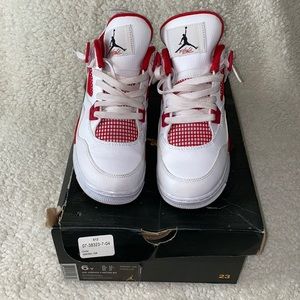 Jordan 4 Retro